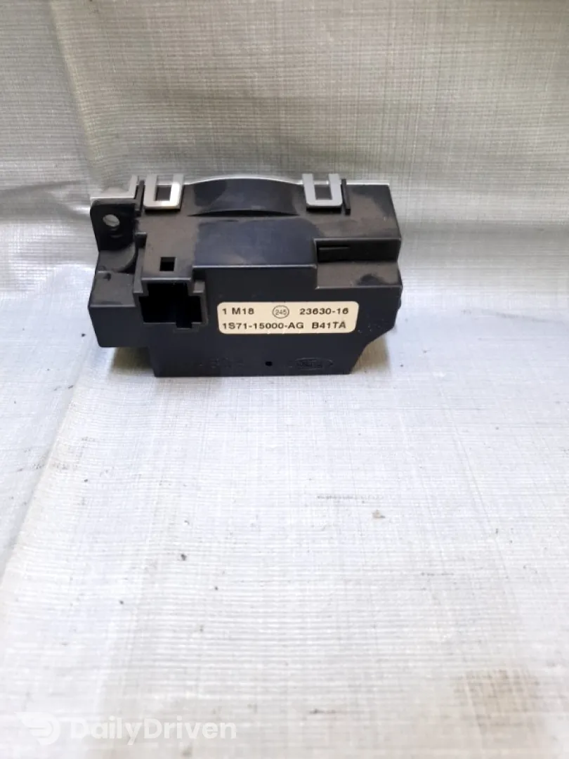 Ceas - Ford Mondeo 3 generation [2000 - 2003] Sedan 2.0 TDCi 5MT (130 hp)