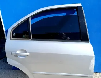 Ușă spate
