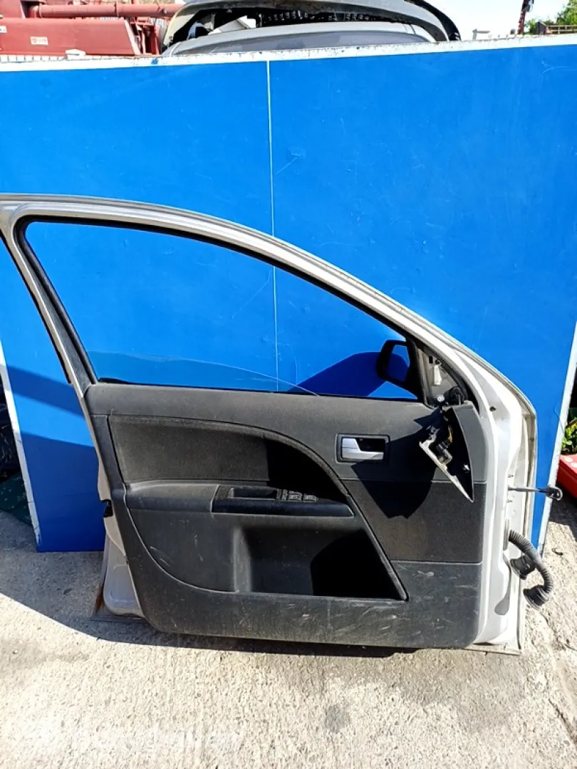 Ușă față - Culoare: Gri, Parte montare: Stânga, Varianta: Sedan - Ford Mondeo 3 generation [2000 - 2003] Sedan 2.0 TDCi 5MT (130 hp)