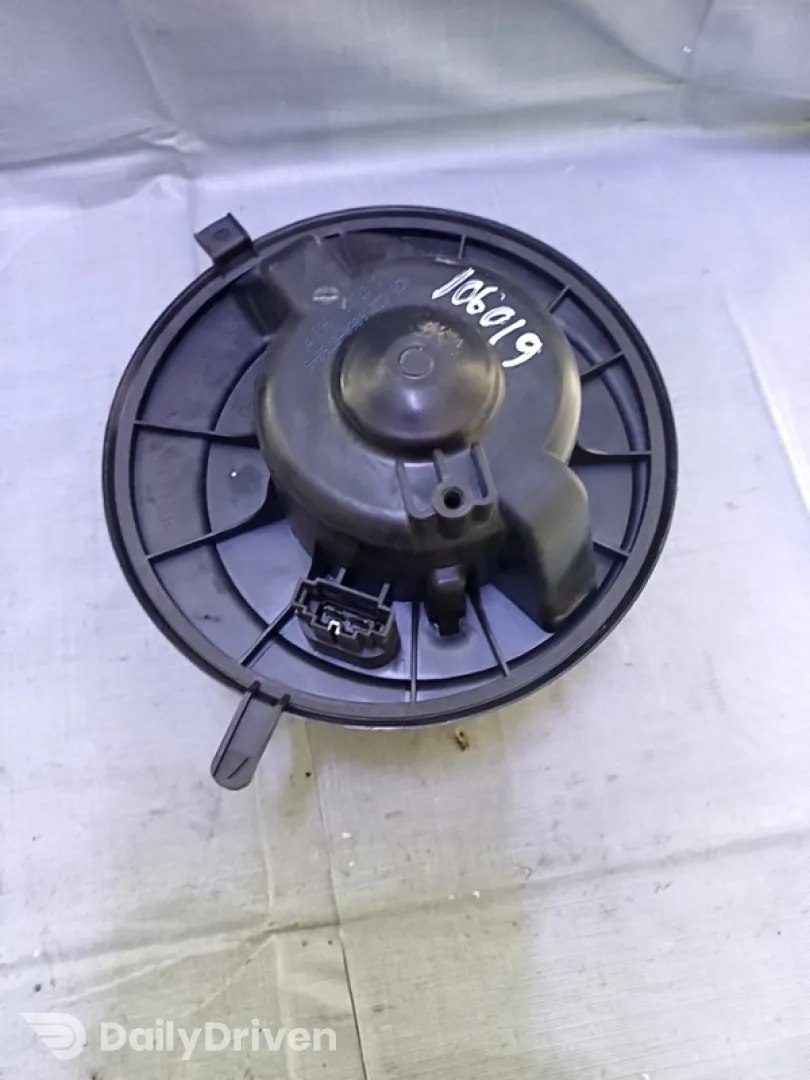 Ventilator habitaclu - Volkswagen Golf 5 generation [2003 - 2009] Hatchback 5-doors 2.0 TDI MT (140 hp)