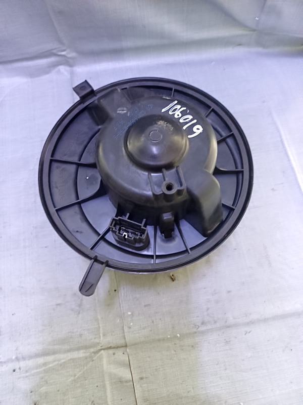 Ventilator habitaclu - Volkswagen Golf 5 generation [2003 - 2009] Hatchback 5-doors 2.0 TDI MT (140 hp)