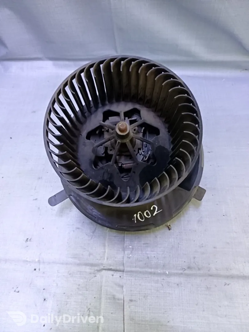 Ventilator habitaclu - Volkswagen Golf 5 generation [2003 - 2009] Hatchback 5-doors 2.0 TDI MT (140 hp)