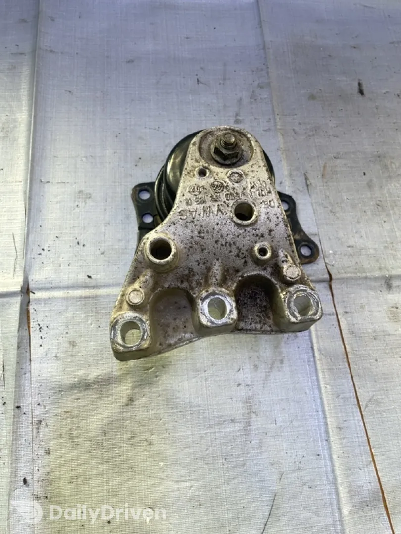 Suport motor - Parte montare: Dreapta - Skoda Fabia 6Y [1999 - 2004] Combi wagon 5-doors 1.4 MT (101 hp)