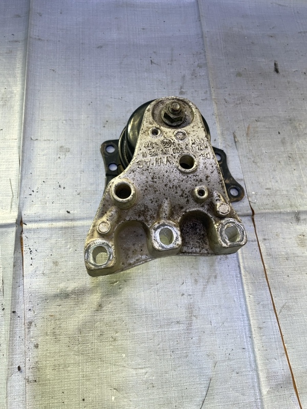 Suport motor - Parte montare: Dreapta - Skoda Fabia 6Y [1999 - 2004] Combi wagon 5-doors 1.4 MT (101 hp)