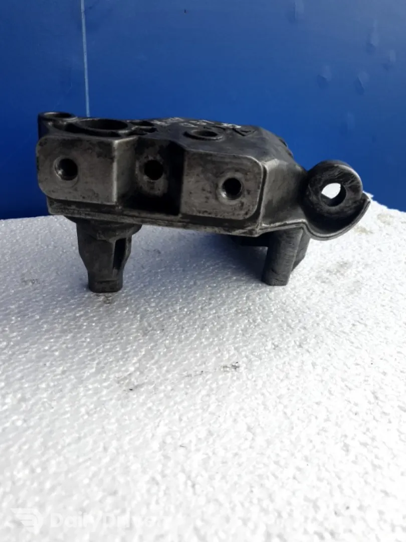 Suport motor - Parte montare: Stânga - Volkswagen Golf 4 generation [1997 - 2006] wagon 1.9 TDI MT (100 hp)