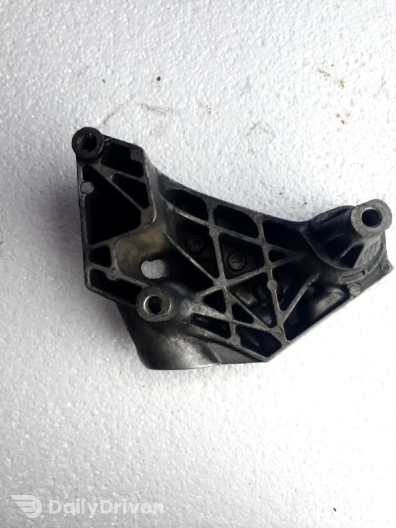 Suport motor - Parte montare: Stânga - Volkswagen Golf 4 generation [1997 - 2006] wagon 1.9 TDI MT (100 hp)