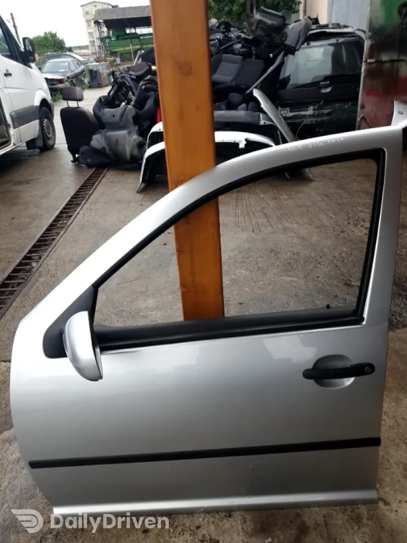 Ușă față