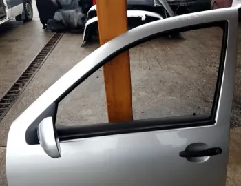 Ușă față