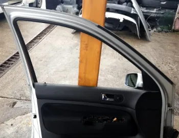Ușă față