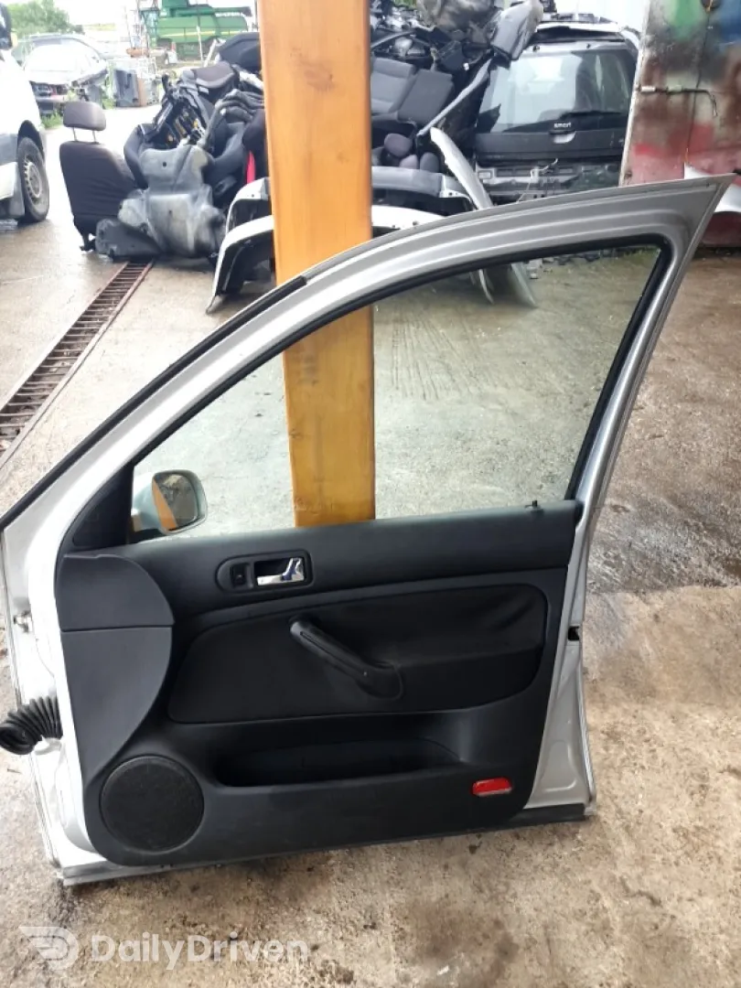 Ușă față - Culoare: Gri, Parte montare: Dreapta - Volkswagen Golf 4 generation [1997 - 2006] wagon 1.9 TDI MT (100 hp)
