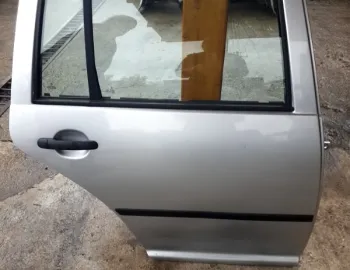 Ușă spate