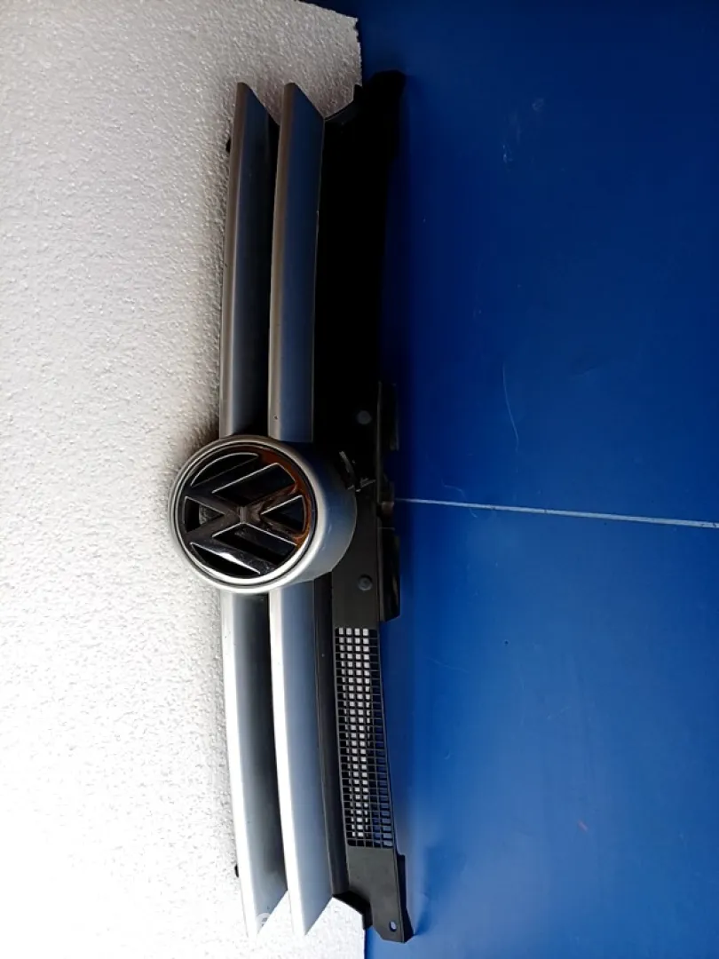 Grilă radiator - Culoare: Gri - Volkswagen Golf 4 generation [1997 - 2006] wagon 1.9 TDI MT (100 hp)