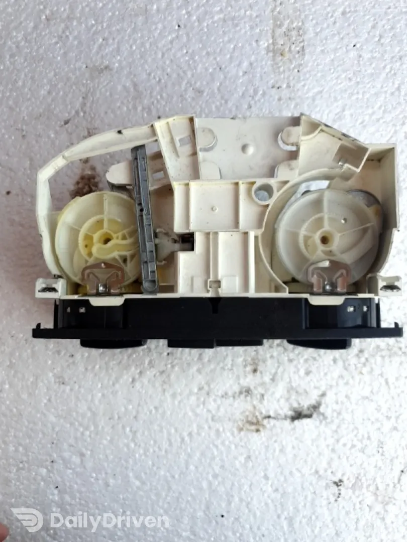 Panou comandă aer - Volkswagen Golf 4 generation [1997 - 2006] wagon 1.9 TDI MT (100 hp)