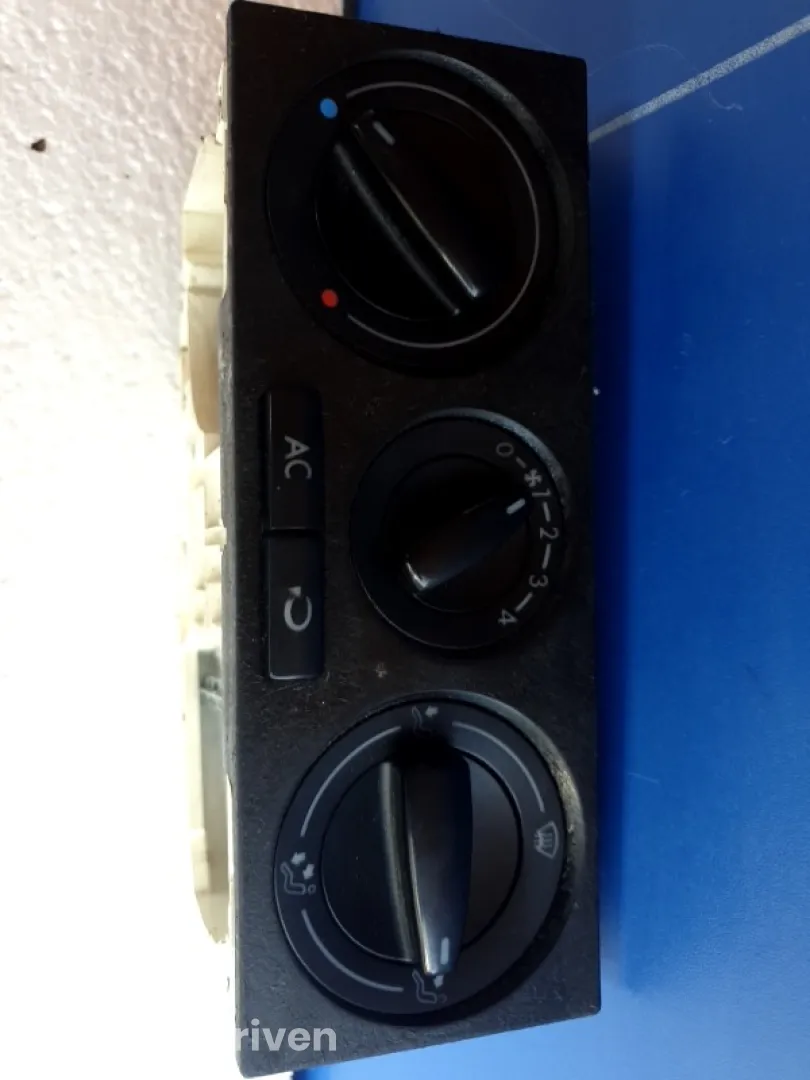 Panou comandă aer - Volkswagen Golf 4 generation [1997 - 2006] wagon 1.9 TDI MT (100 hp)