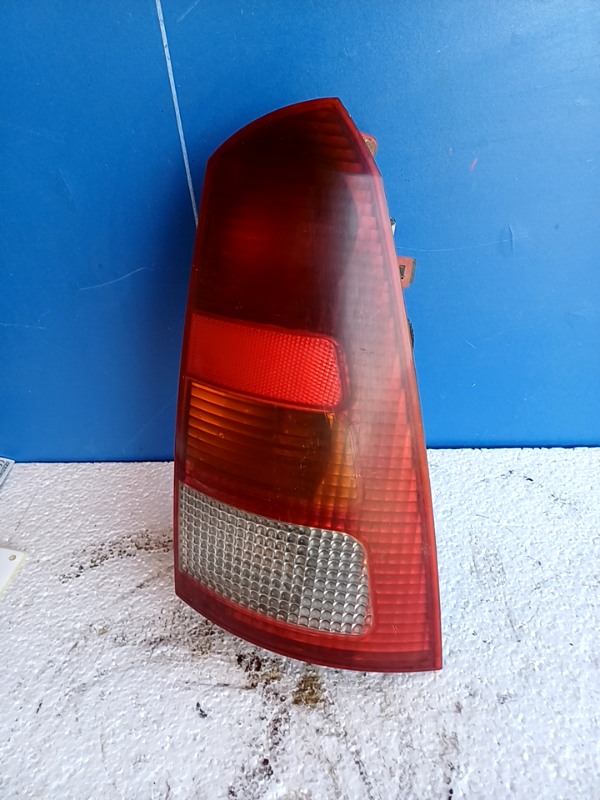Lampă spate - Parte montare: Dreapta, Varianta: Wagon - Ford Focus 1 generation [1998 - 2004]