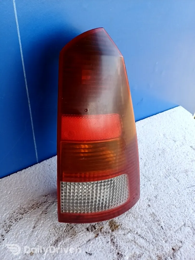 Lampă spate - Parte montare: Dreapta, Varianta: Wagon - Ford Focus 1 generation [1998 - 2004]