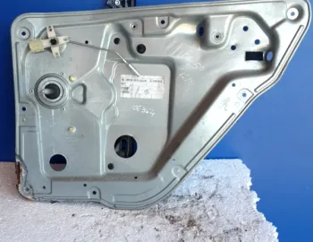 Macara geam  - Parte montare: Dreapta spate, Manuală - Skoda Fabia 6Y [1999 - 2004] Combi wagon 5-doors 1.4 MT (101 hp)