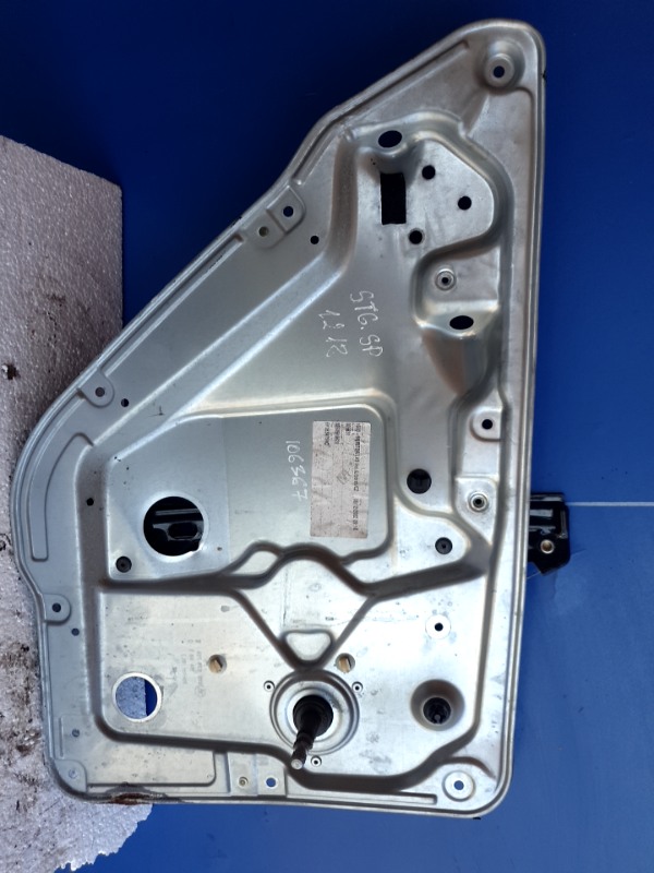 Macara geam  - Parte montare: Stânga spate, Manuală - Skoda Fabia 6Y [1999 - 2004] Combi wagon 5-doors 1.4 MT (101 hp)