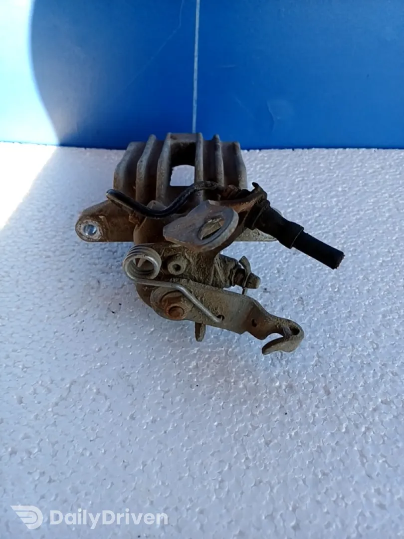 Etrier spate - Parte montare: Dreapta - Volkswagen Golf 5 generation [2003 - 2009] Hatchback 5-doors 1.6 FSI MT (115 hp)