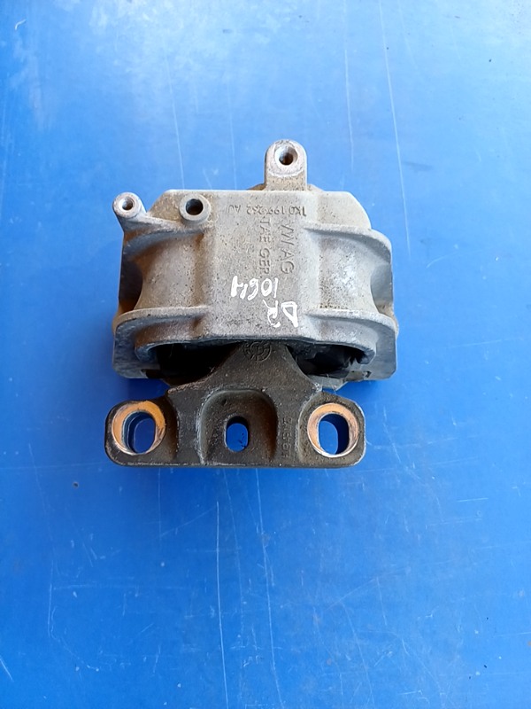 Suport motor - Parte montare: Dreapta - Volkswagen Golf 5 generation [2003 - 2009] Hatchback 5-doors 1.6 FSI MT (115 hp)