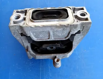 Suport motor - Parte montare: Dreapta - Volkswagen Golf 5 generation [2003 - 2009] Hatchback 5-doors 1.6 FSI MT (115 hp)