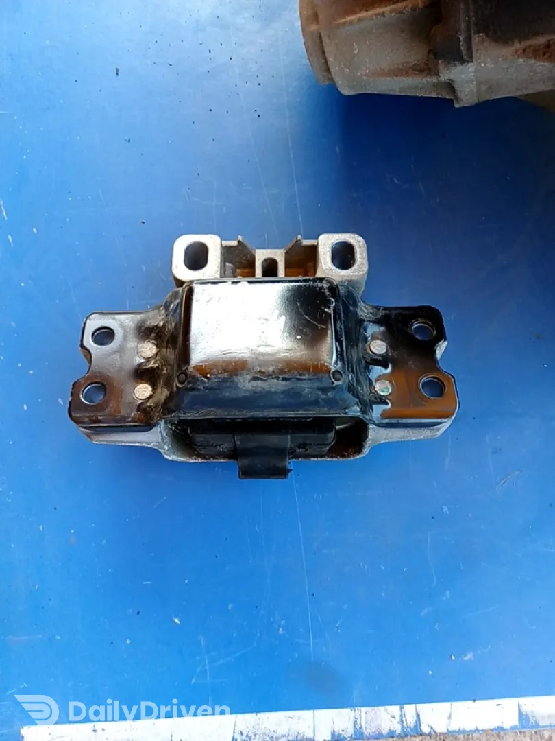 Suport motor - Parte montare: Stânga - Volkswagen Golf 5 generation [2003 - 2009] Hatchback 5-doors 1.6 FSI MT (115 hp)