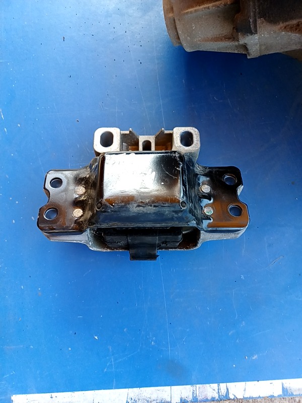 Suport motor - Parte montare: Stânga - Volkswagen Golf 5 generation [2003 - 2009] Hatchback 5-doors 1.6 FSI MT (115 hp)