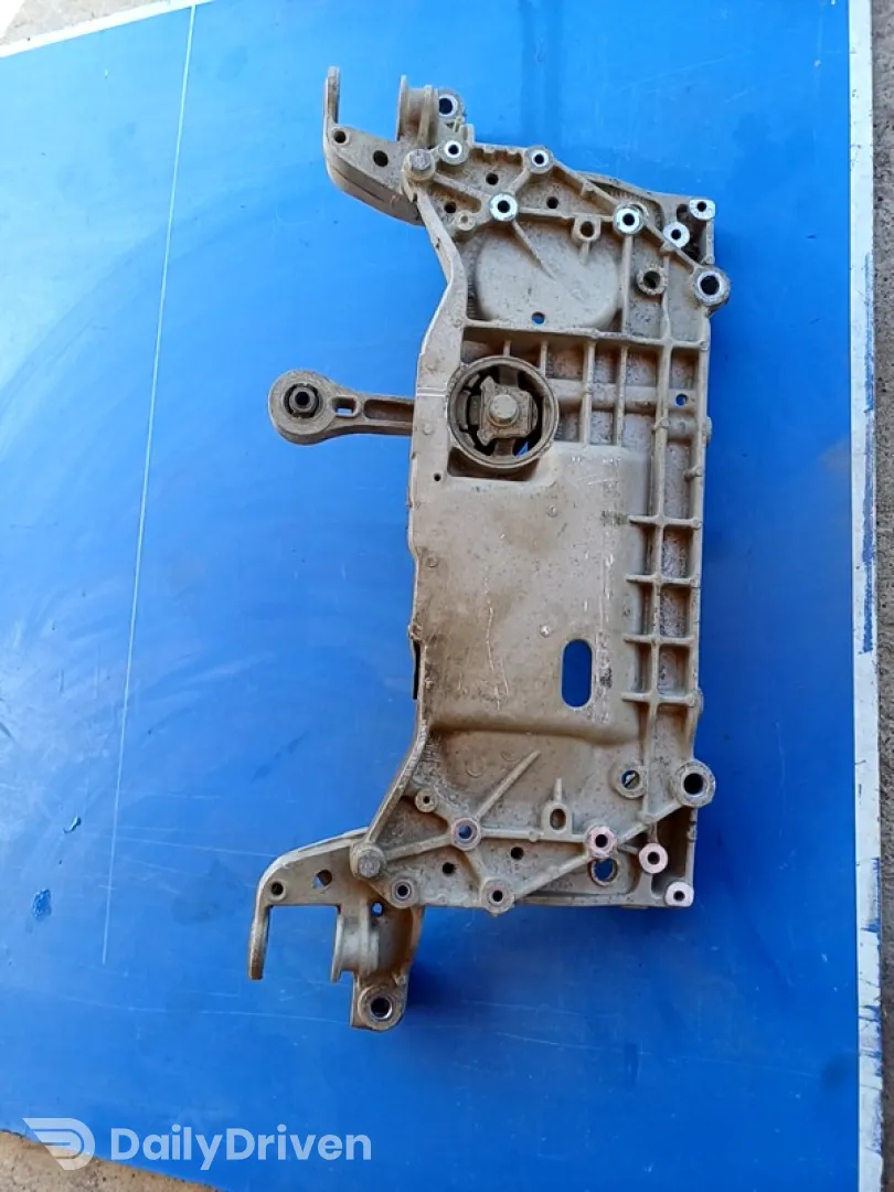 Cadru motor - Volkswagen Golf 5 generation [2003 - 2009] Hatchback 5-doors 1.6 FSI MT (115 hp)