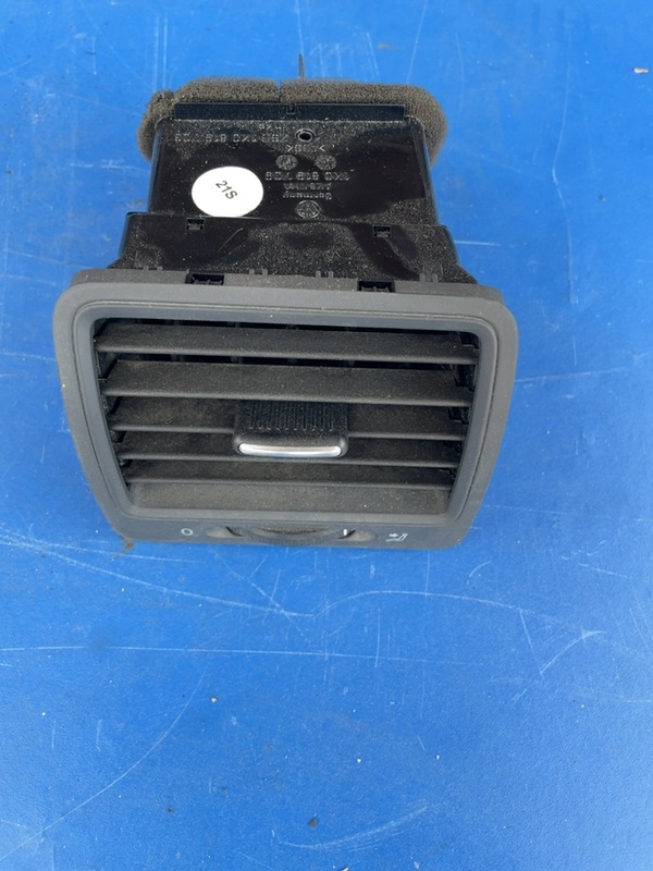 Guri ventilație - Parte montare: Stânga - Volkswagen Golf 5 generation [2003 - 2009] Hatchback 5-doors 1.6 FSI MT (115 hp)