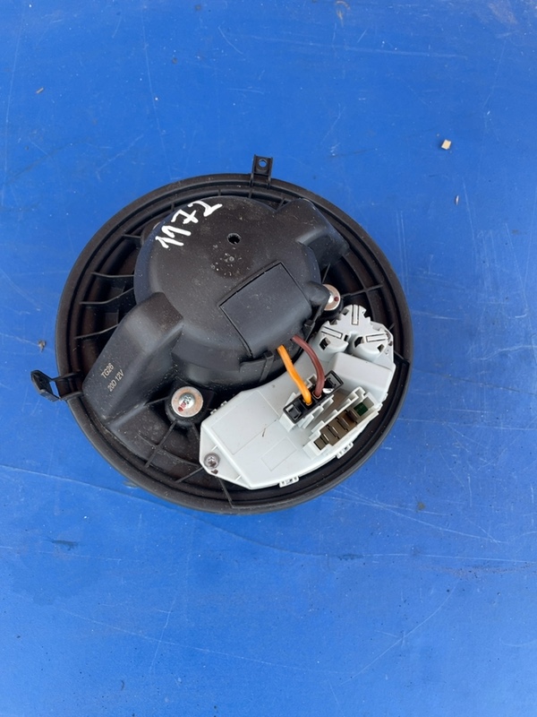 Ventilator habitaclu - BMW 3 Series E90-E93 [2004 - 2010] Sedan 320i MT (150 hp)
