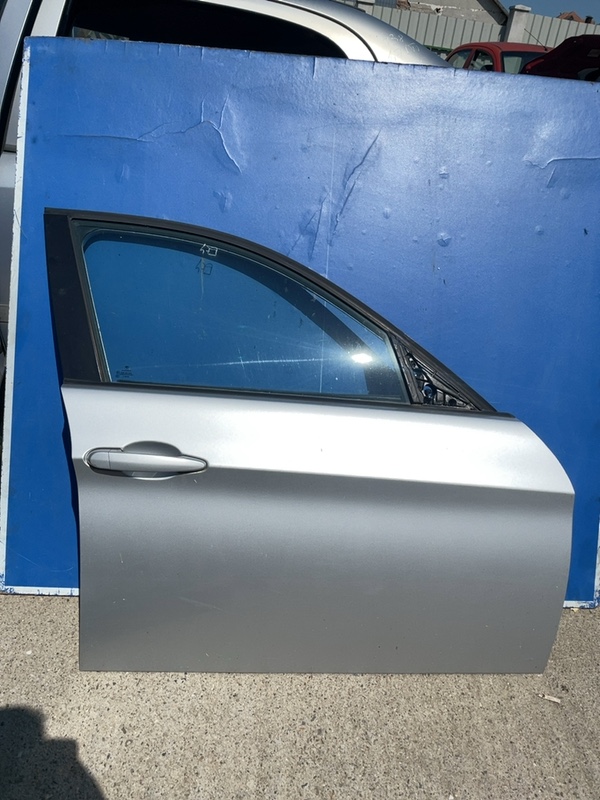 Ușă față - Culoare: Gri, Parte montare: Dreapta față - BMW 3 Series E90-E93 [2004 - 2010] Sedan 320i MT (150 hp)