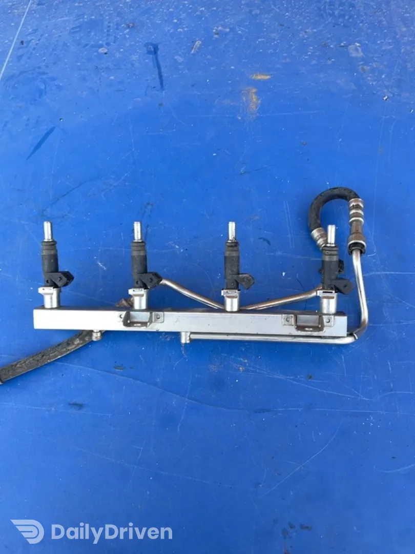Injector - BMW 3 Series E90-E93 [2004 - 2010] Sedan 320i MT (150 hp)