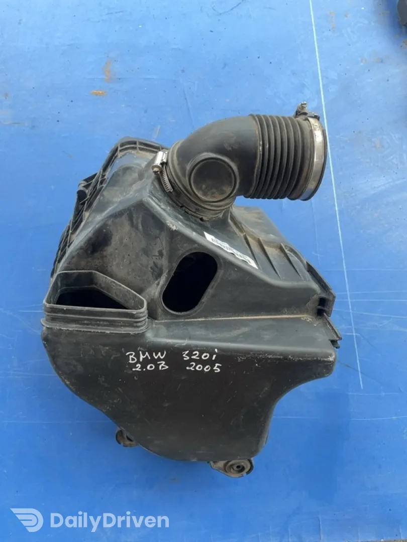 Carcasă filtru aer - BMW 3 Series E90-E93 [2004 - 2010] Sedan 320i MT (150 hp)