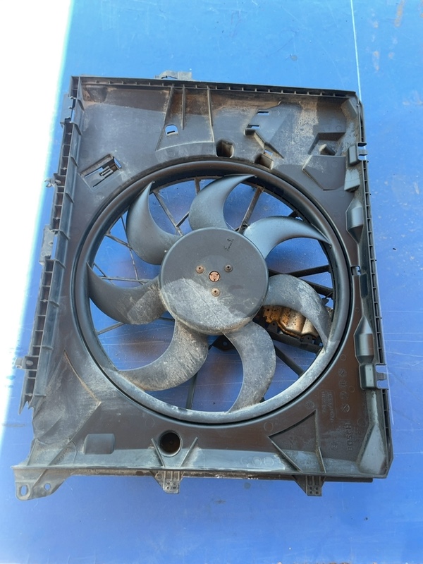 Ventilator răcire - BMW 3 Series E90-E93 [2004 - 2010] Sedan 320i MT (150 hp)