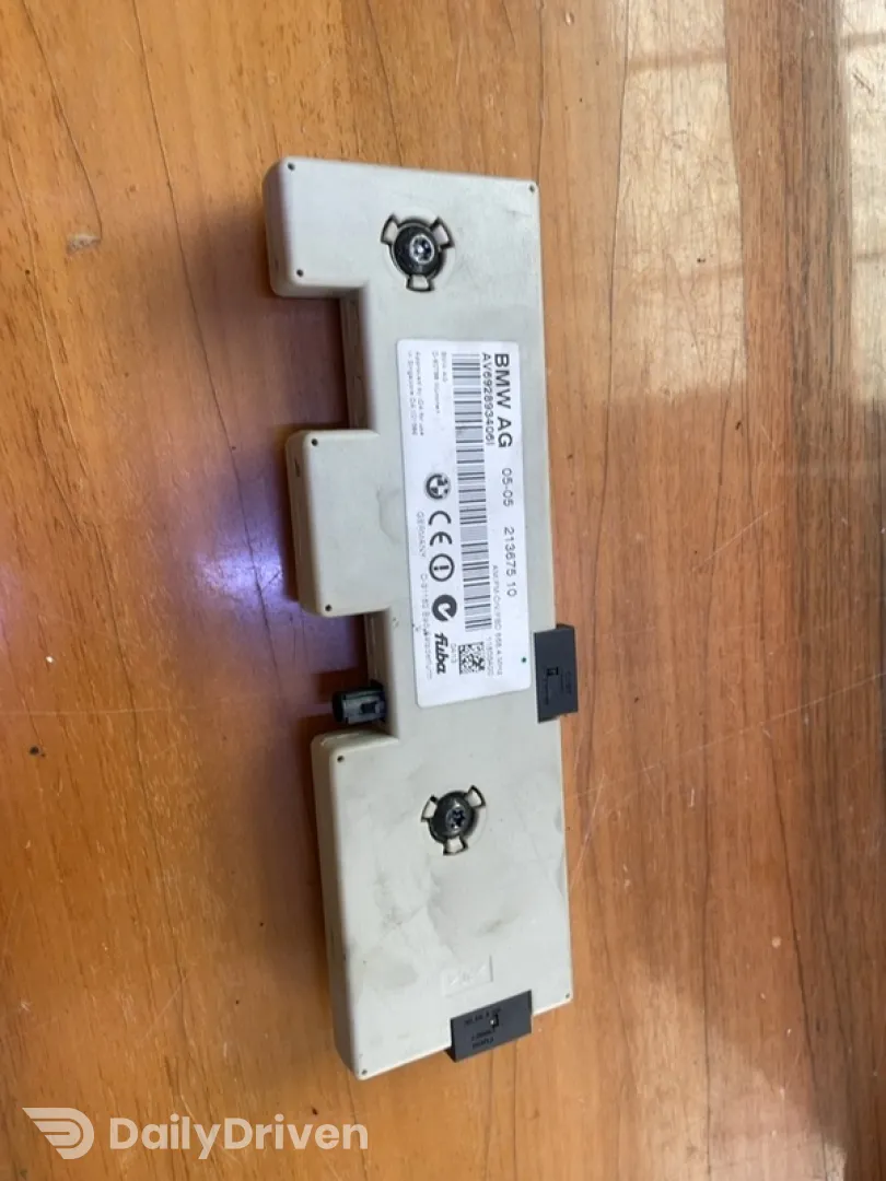 Amplificator antena radio - Dacia Sandero 2 generation [2013 - 2016] Hatchback 5-doors 1.2 16V MT (75 hp)
