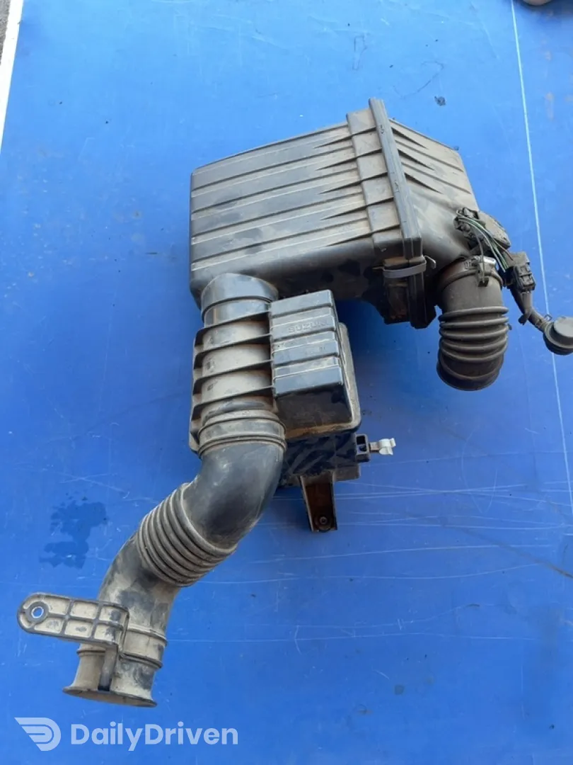 Carcasă filtru aer - Suzuki Swift 3 generation [2004 - 2010] Hatchback 5-doors 1.3 AT (92 hp)