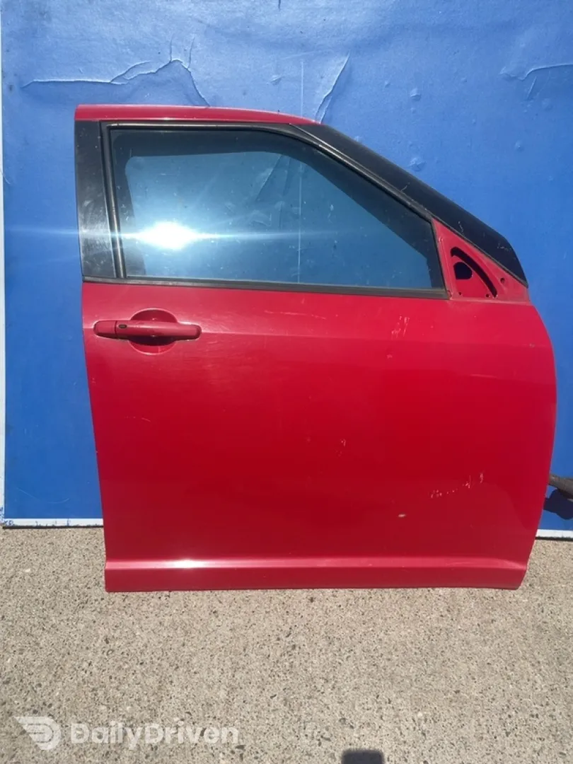 Ușă față - Culoare: Roșu, Parte montare: Dreapta față - Suzuki Swift 3 generation [2004 - 2010] Hatchback 5-doors 1.3 AT (92 hp)