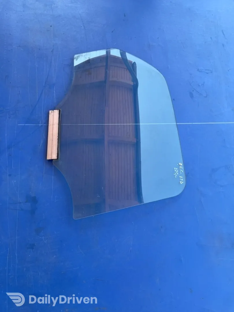 Geam lateral  - Parte montare: Dreapta spate - Opel Corsa C [2000 - 2003]
