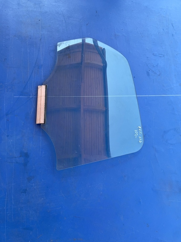Geam lateral  - Parte montare: Dreapta spate - Opel Corsa C [2000 - 2003]