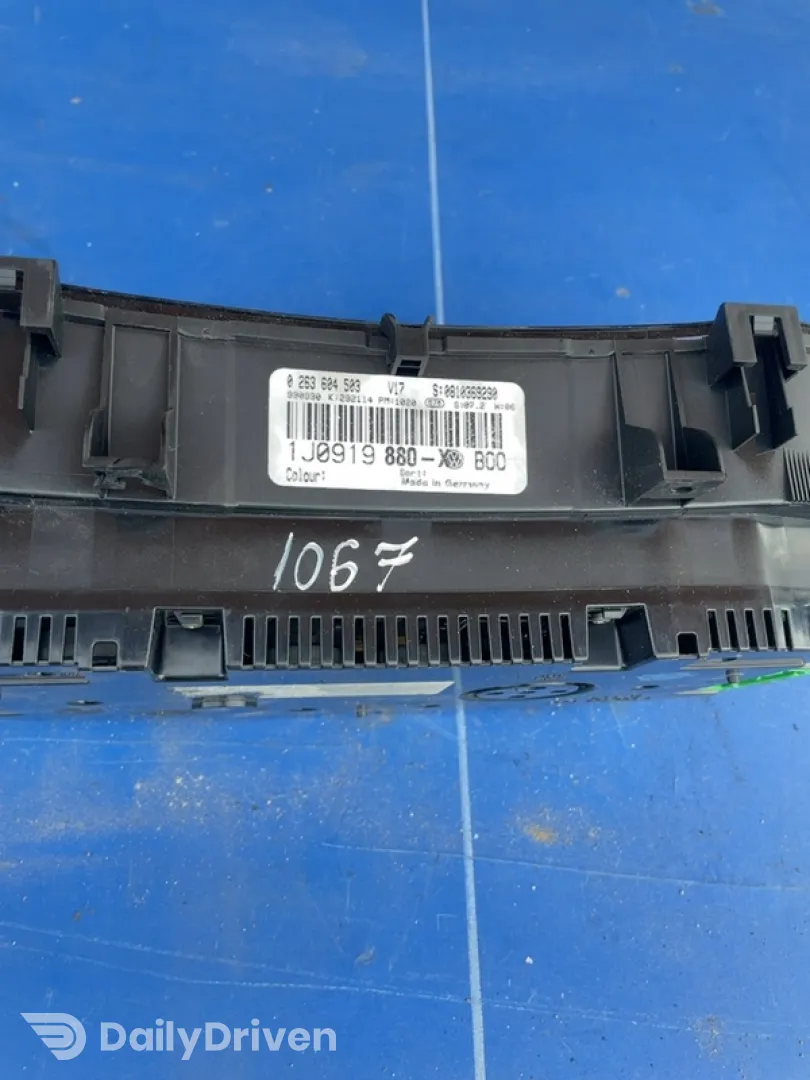 Ceas bord - Volkswagen Golf 4 generation [1997 - 2006] Hatchback 5-doors 1.4 MT (75 hp)