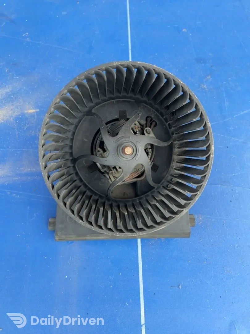 Ventilator habitaclu - Volkswagen Golf 4 generation [1997 - 2006] Hatchback 5-doors 1.4 MT (75 hp)