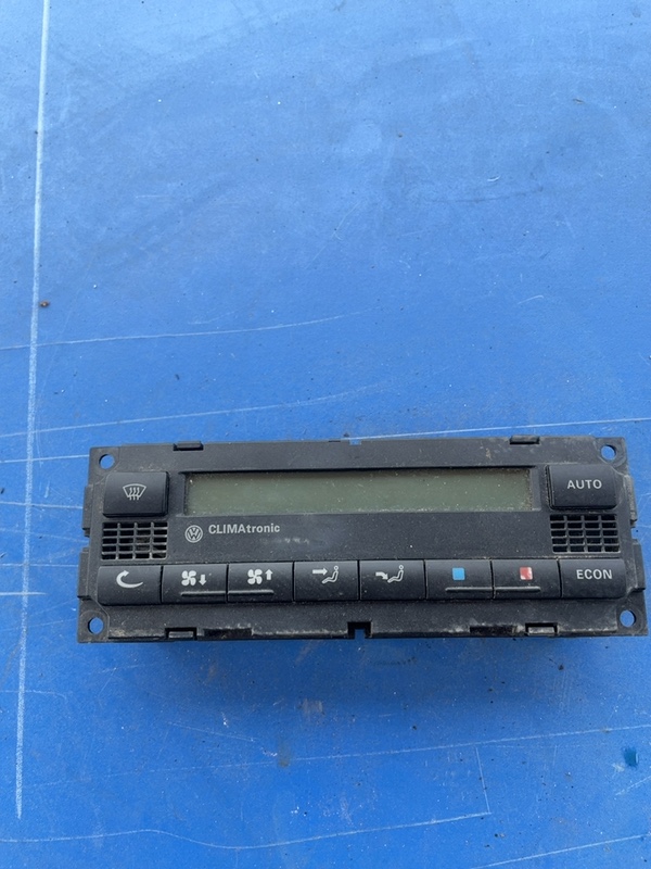 Climatronic - Volkswagen Golf 4 generation [1997 - 2006] Hatchback 5-doors