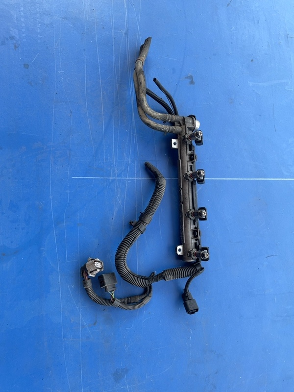 Rampă injectoare - Combustibil: Benzină - Volkswagen Golf 4 generation [1997 - 2006] Hatchback 5-doors 1.4 MT (75 hp)