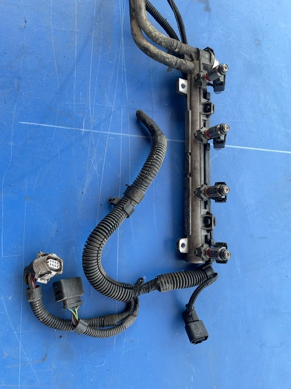Injector - Volkswagen Golf 4 generation [1997 - 2006] Hatchback 5-doors 1.4 MT (75 hp)