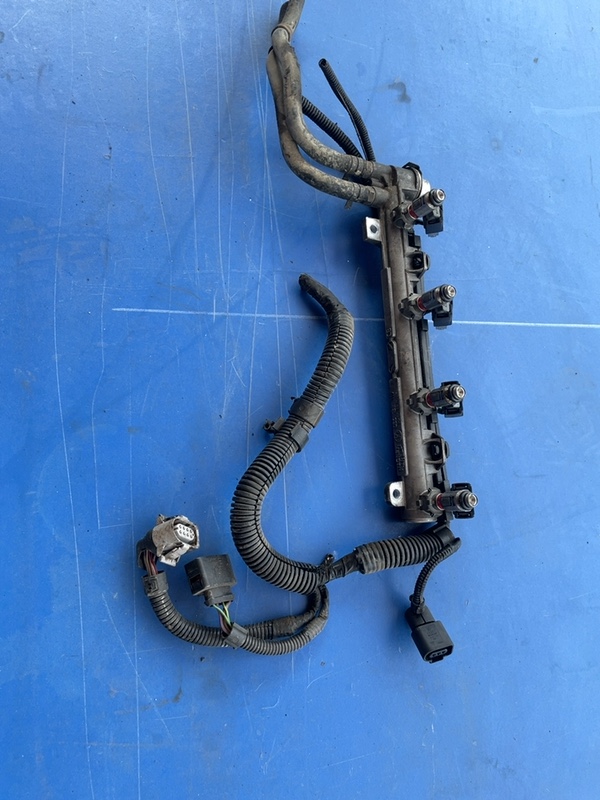 Injector - Volkswagen Golf 4 generation [1997 - 2006] Hatchback 5-doors 1.4 MT (75 hp)