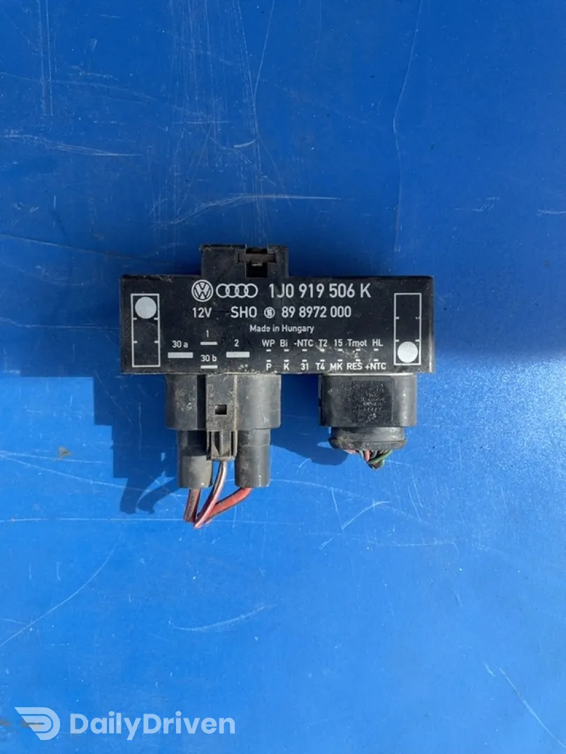 Releu ventilator - Volkswagen Golf 4 generation [1997 - 2006] Hatchback 5-doors 1.4 MT (75 hp)