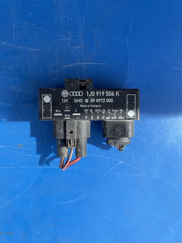 Releu ventilator - Volkswagen Golf 4 generation [1997 - 2006] Hatchback 5-doors 1.4 MT (75 hp)