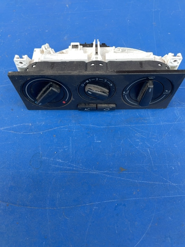 Panou comandă climă - Volkswagen Golf 4 generation [1997 - 2006]
