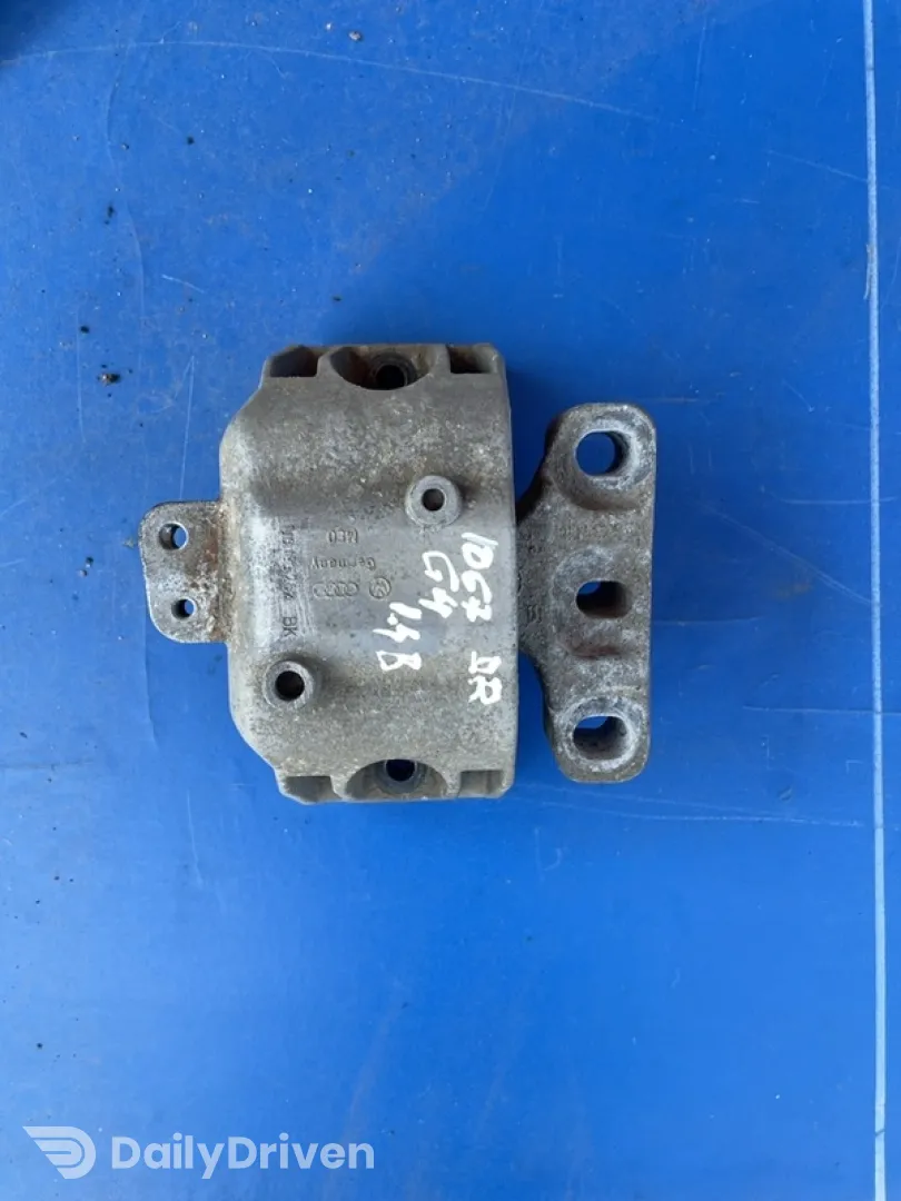 Suport motor - Parte montare: Dreapta - Volkswagen Golf 4 generation [1997 - 2006] Hatchback 5-doors 1.4 MT (75 hp)