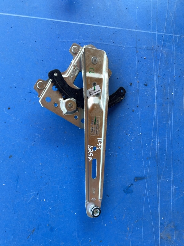 Macara geam  - Parte montare: Dreapta spate, Manuală - Hyundai i10 1 generation [2007 - 2009] Hatchback 1.1 MT (67 hp)